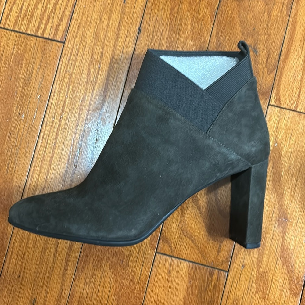 Excellent condition  Nine West ankle boots with heels grey size 8.5